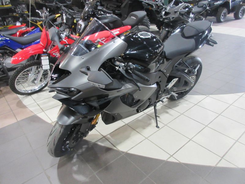 NEW 2026 KAWASAKI NINJA ZX-10R Image 3