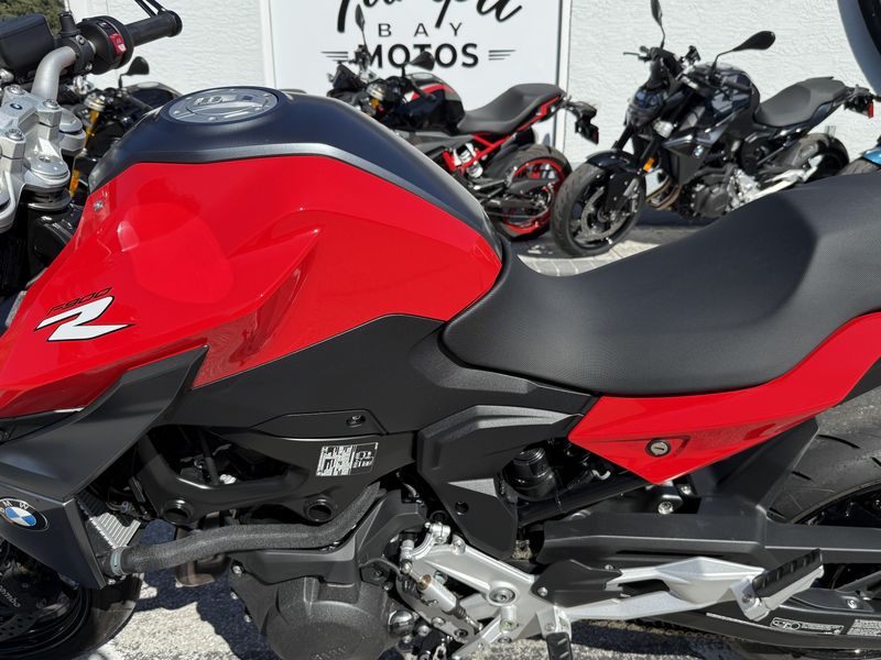 2024 BMW F 900 R Low