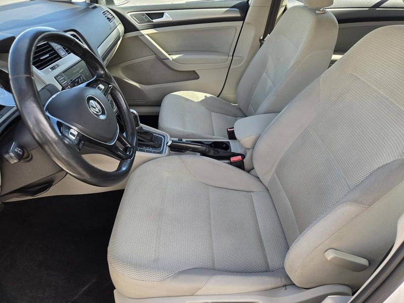 Used 2016 Volkswagen Golf 4dr HB Auto TSI S w/Sunroof