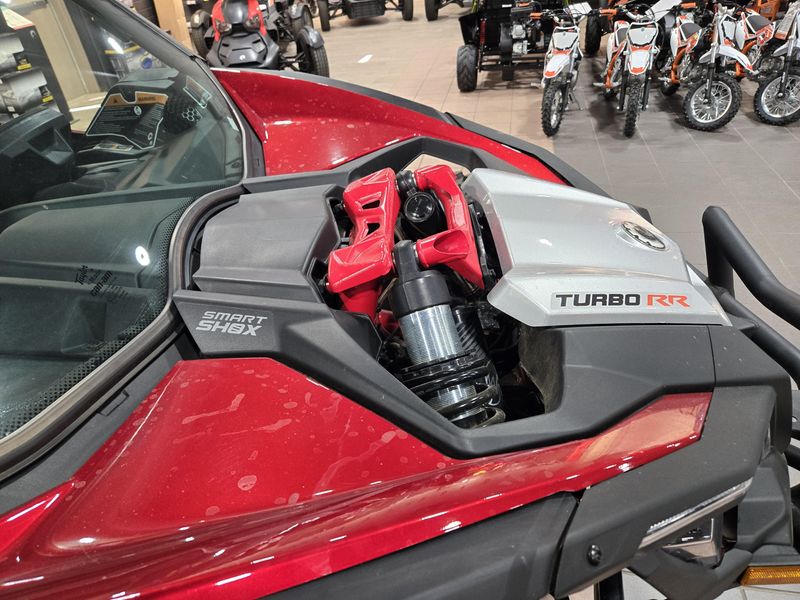 USED 2025 CAN-AM MAVERICK X3 MAX X RS TURBO RR WITH SMARTSHOX Image 9