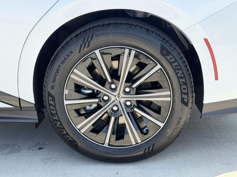 New 2026 Lexus ES 350e PremiumImage 17