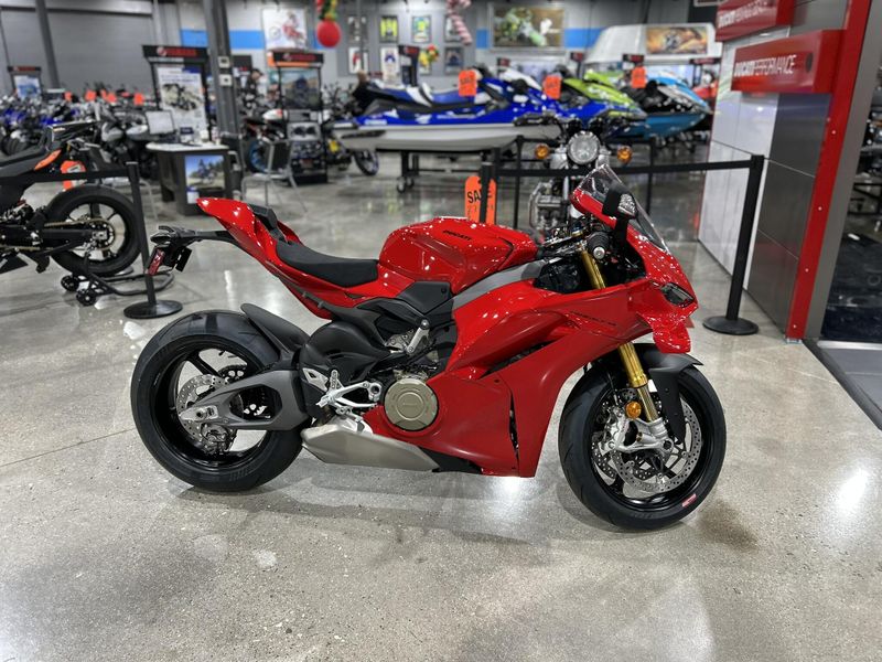 New 2025 Ducati PANIGALE V4 S Image 17