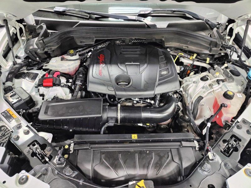 2022 Alfa Romeo Stelvio Sprint AWD w/Sunroof & NavImage 33