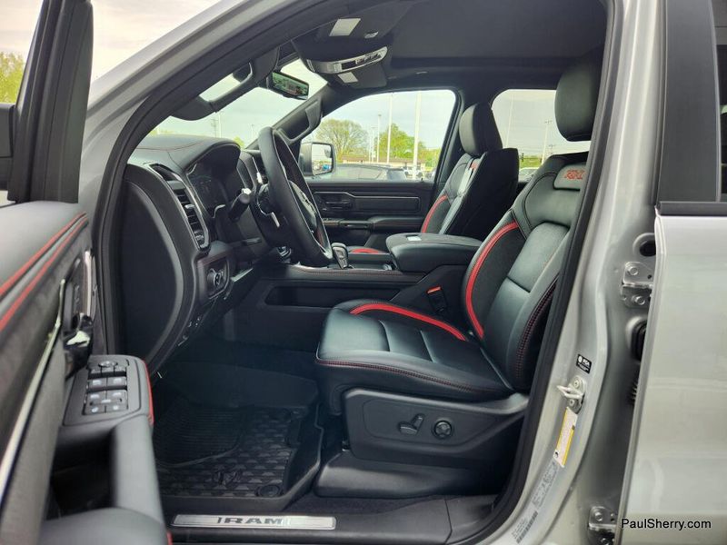 New 2026 RAM 1500 Rho Crew Cab 4x4 5'7' Box