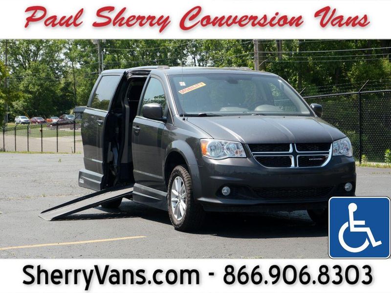 2019 Dodge Grand Caravan SXTImage 1