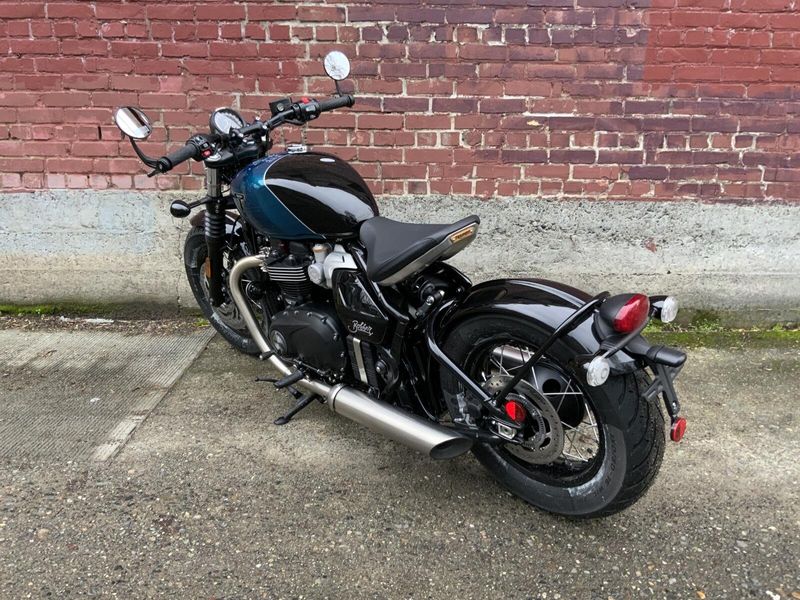 2026 Triumph BONNEVILLE BOBBER