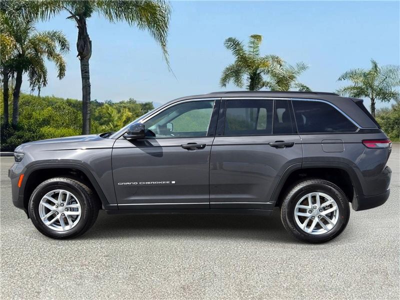 New 2026 Jeep Grand Cherokee Laredo 4x2