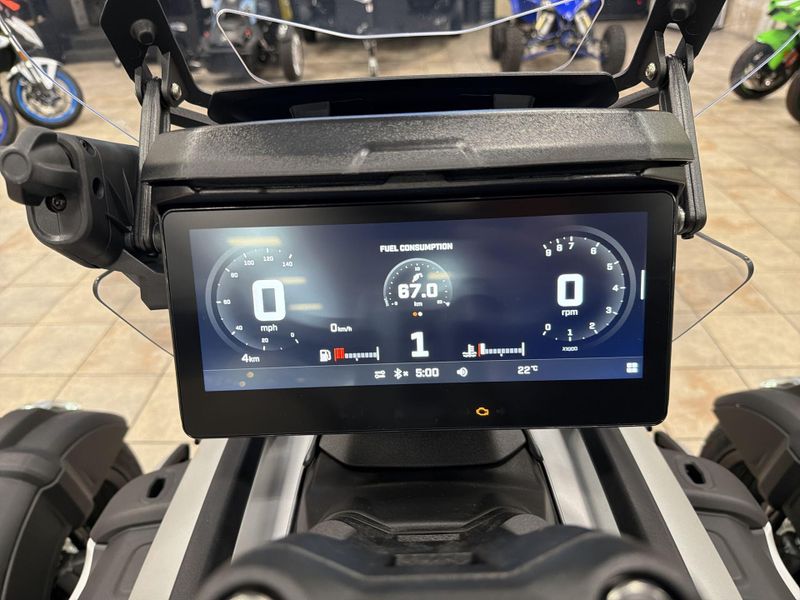 New 2025 Can-Am CANYON XT Image 20