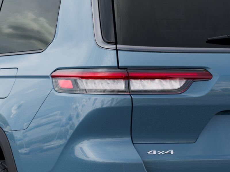 New 2026 Jeep Grand Cherokee L Limited 4x4Image 5