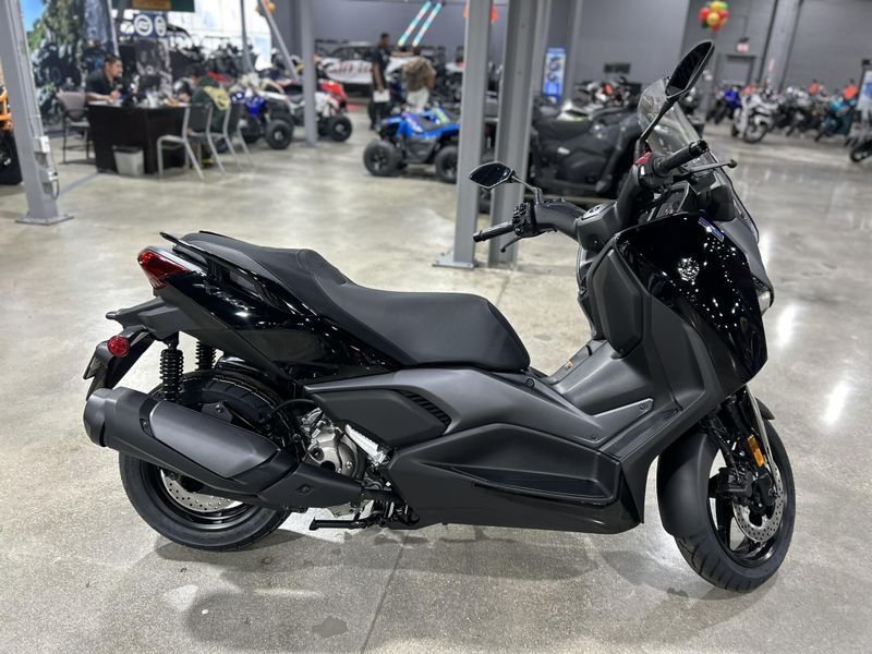 2025 Yamaha Xmax Image 5