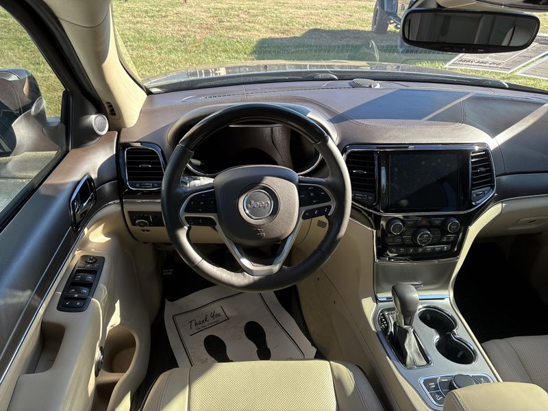 Used 2020 Jeep Grand Cherokee OverlandImage 20