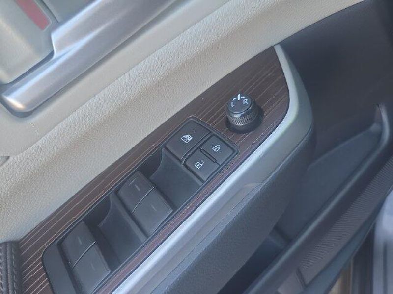 Used 2023 Toyota Sienna XLEImage 11