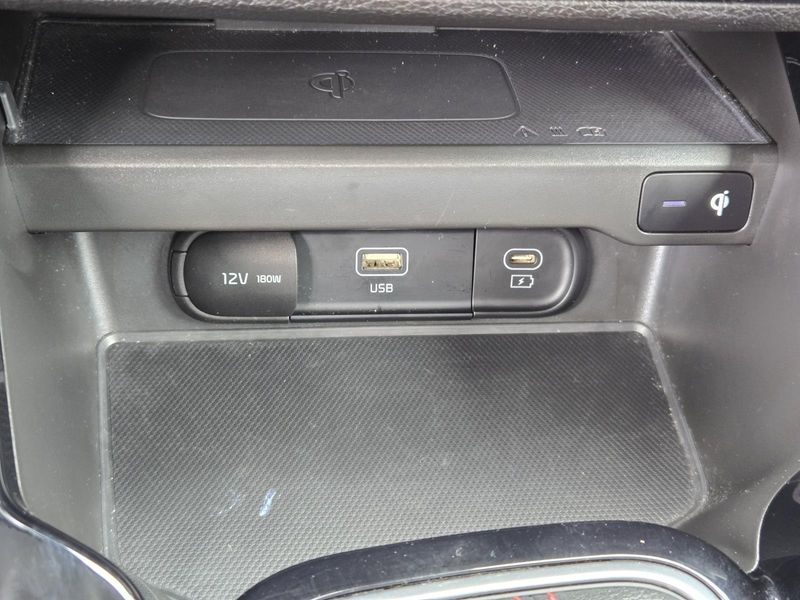 2023 Kia Soul GT-Line photo 11