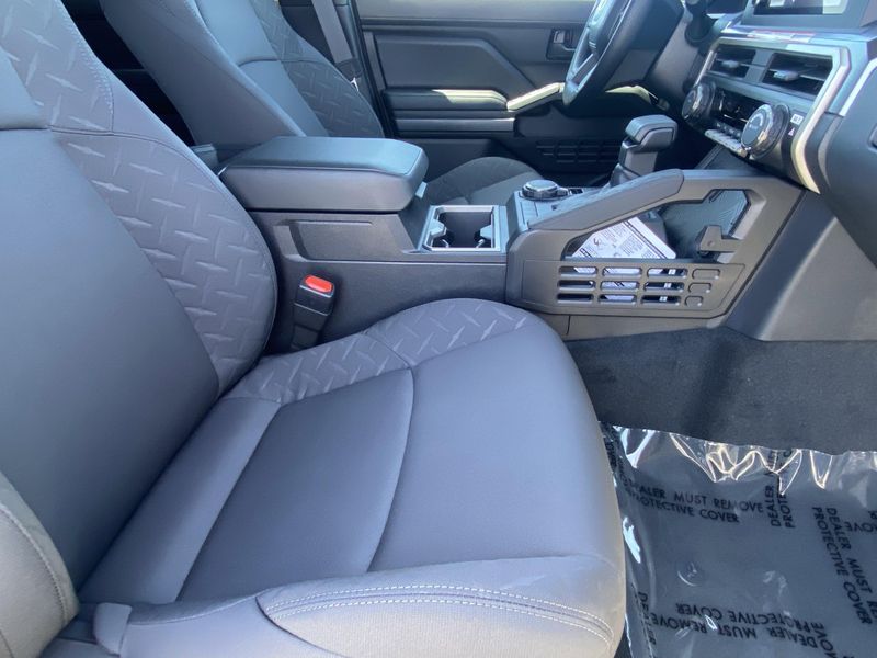 2025 Toyota Tacoma SR5Image 10