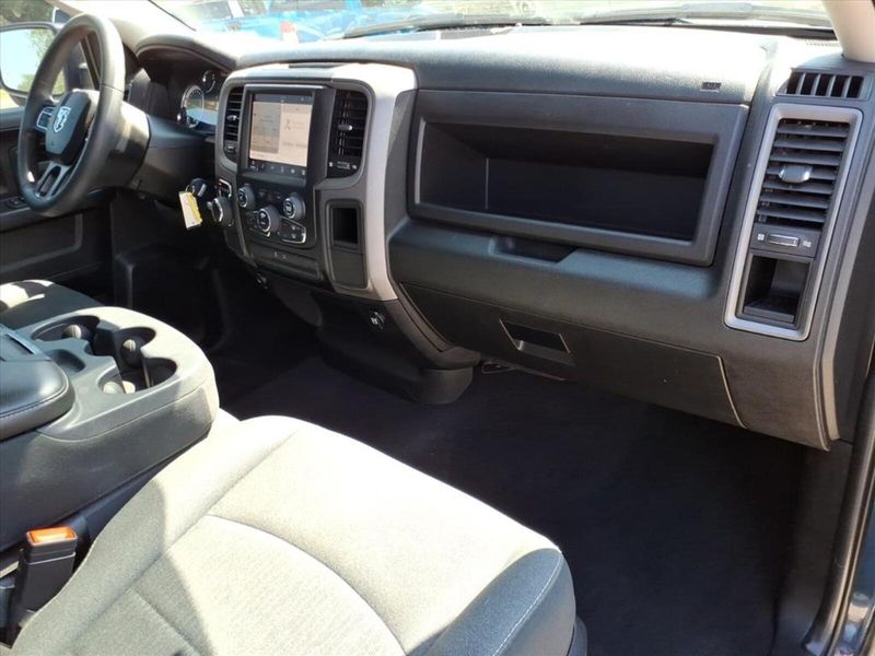 2022 Ram 1500 Classic Tradesman photo 5