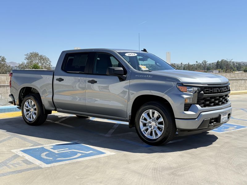 Used 2024 Chevrolet Silverado 1500 CustomImage 2