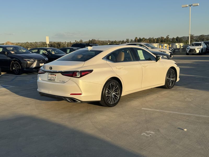 Used 2024 Lexus ES 350Image 9