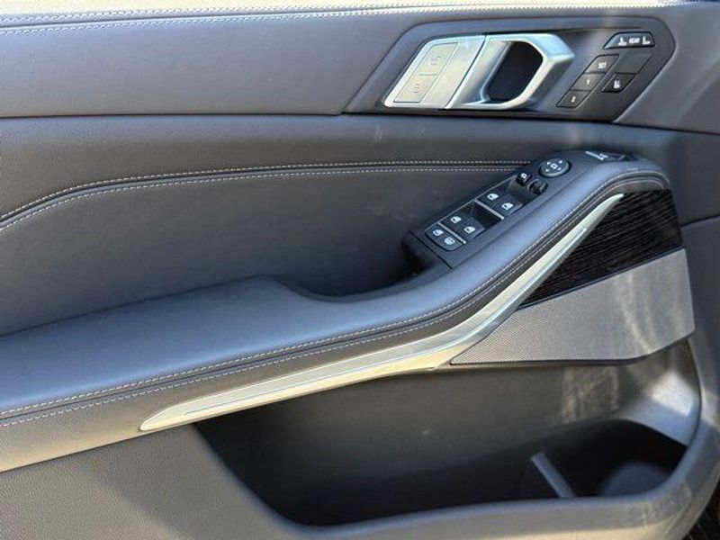 New 2026 BMW X7 xDrive40iImage 15