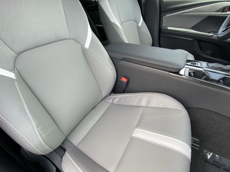 2025 Toyota Camry Image 11