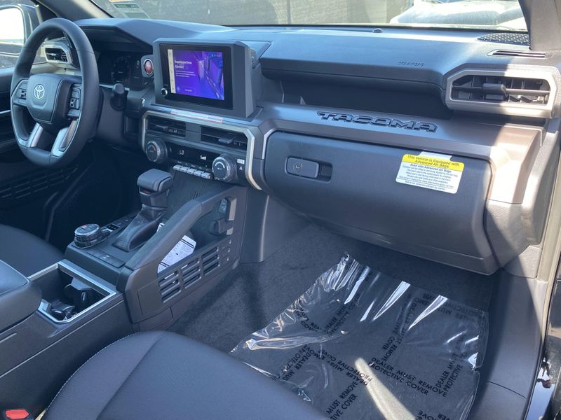 New 2025 Toyota Tacoma TRD Off Road HybridImage 9