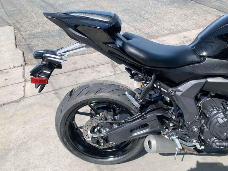 New 2025 Yamaha YZF-R7 Image 11
