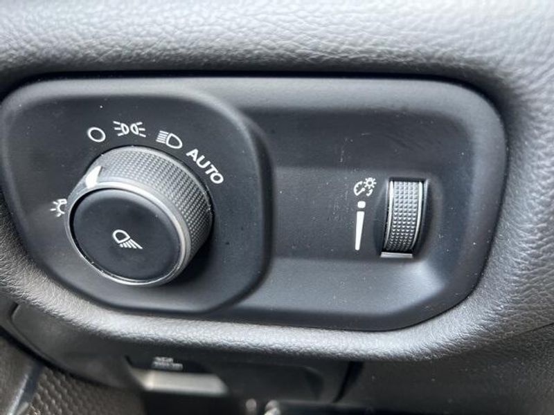2024 RAM 1500 LaramieImage 42