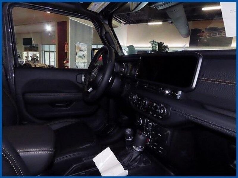 2025 Jeep Wrangler Rubicon 392Image 7