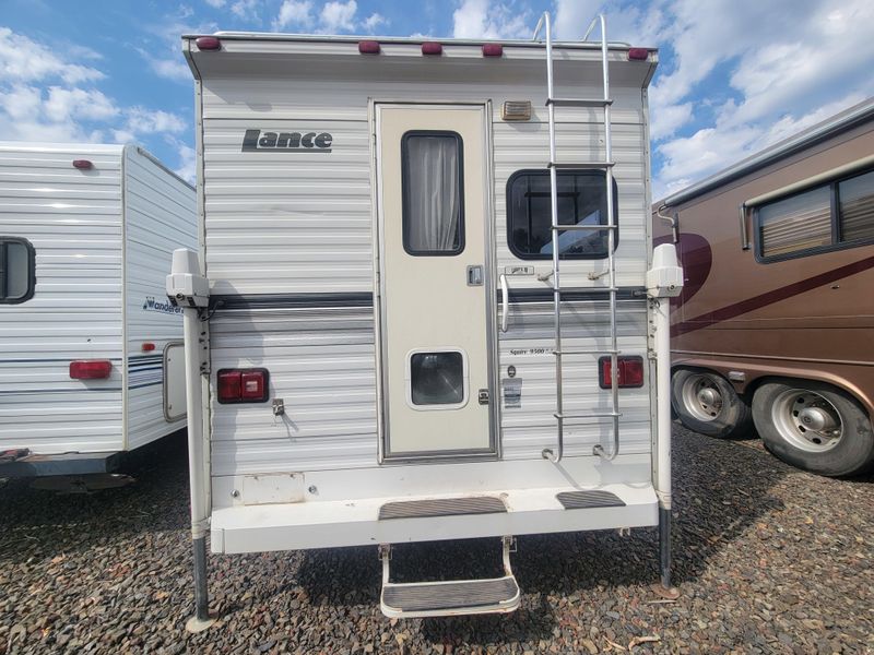 Used 1997 LANCE 9500 SQUIRE Image 2