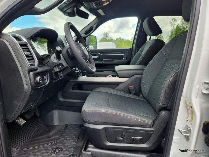 New 2025 RAM 2500 Big Horn Crew Cab 4x4 6'4' Box