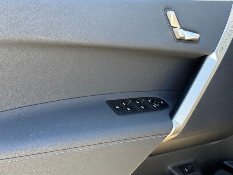 Used 2026 BMW iX xDrive45Image 17