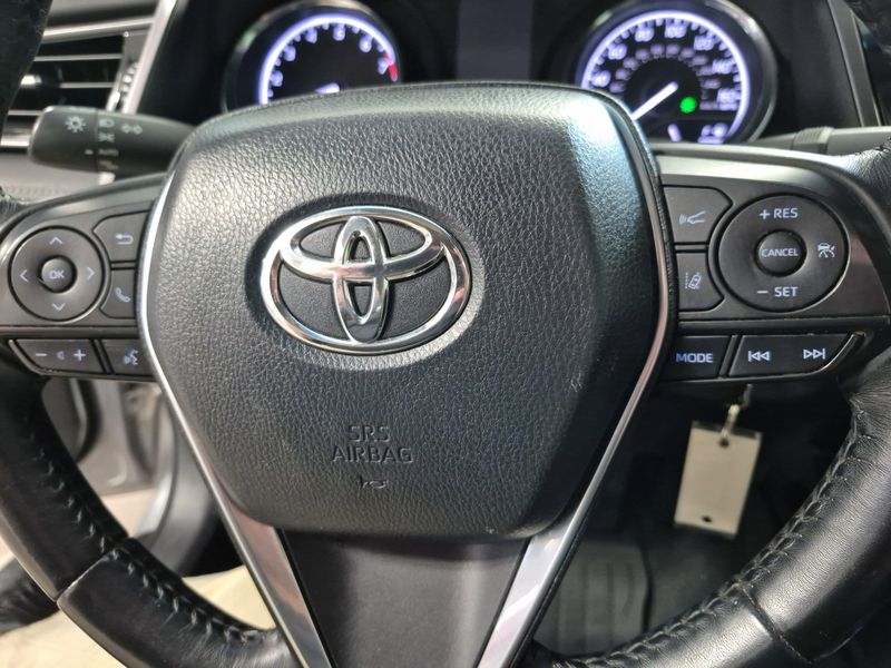 2019 Toyota Camry SEImage 25