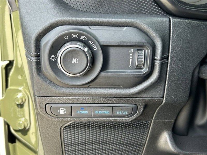2024 Jeep Wrangler 4-door Rubicon X 4xeImage 18