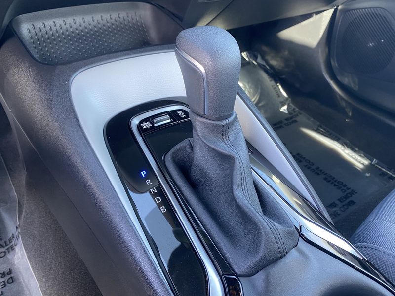 2025 Toyota Corolla SEImage 25
