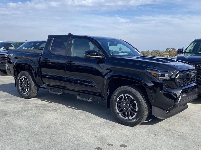 2024 Toyota Tacoma TRD SportImage 2