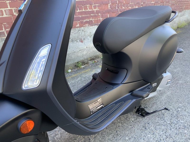 New 2024 Vespa PRIMAVERA 150 SPORT 