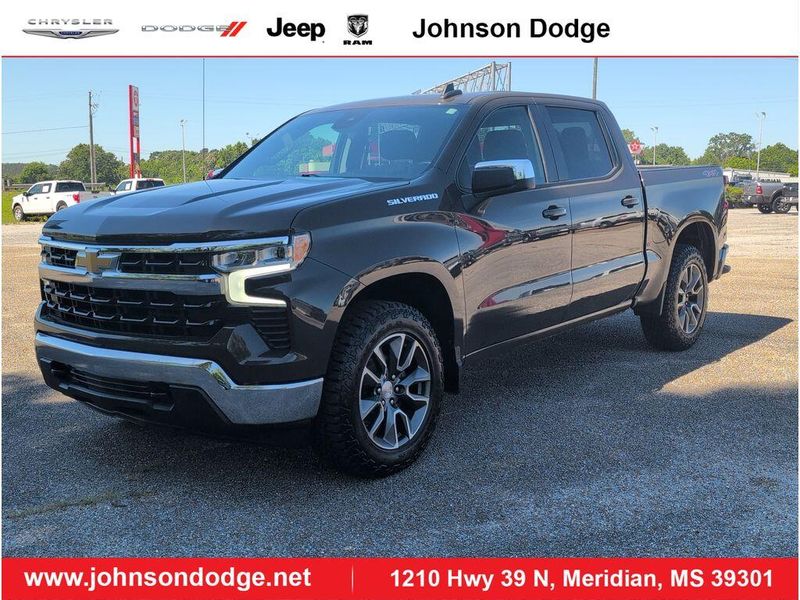 Used 2023 Chevrolet Silverado 1500 LTImage 1
