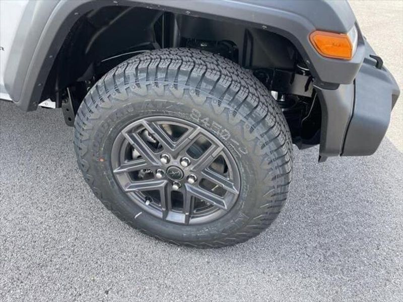 2024 Jeep Wrangler Unlimited Sport RHD photo 9