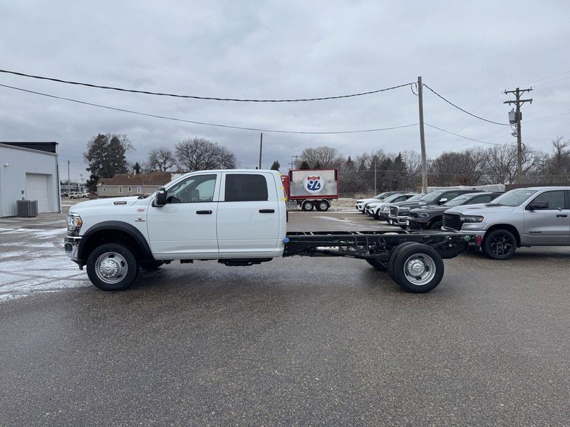 2024 RAM 5500 Chassis Cab TradesmanImage 5