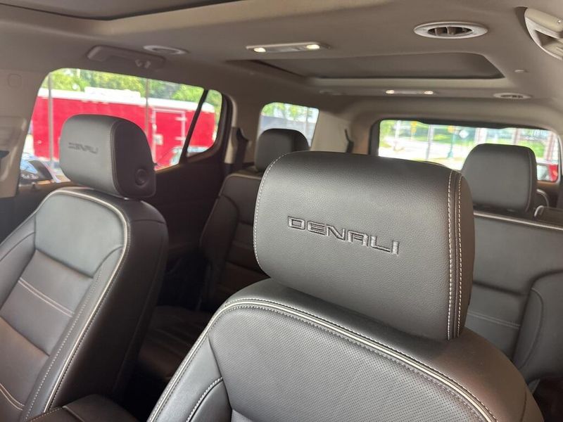 2022 GMC Acadia Denali