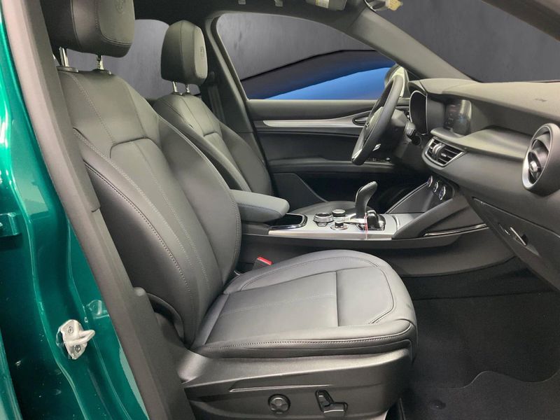 New 2026 Alfa Romeo Stelvio AwdImage 11