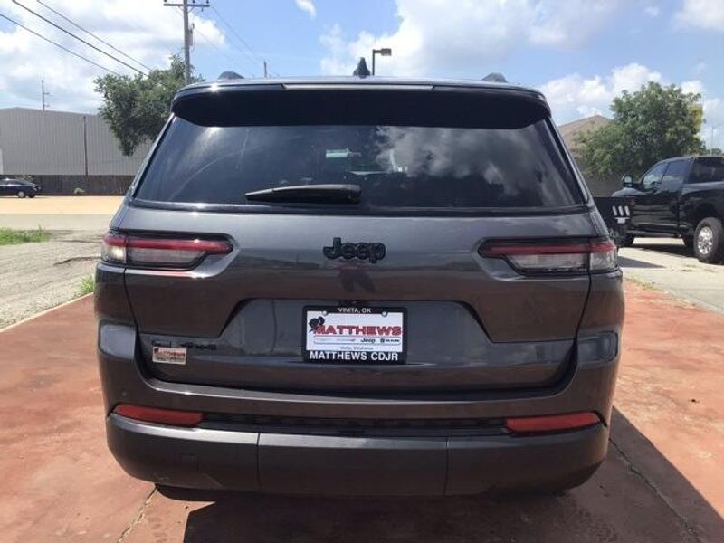 Used 2023 Jeep Grand Cherokee L AltitudeImage 4