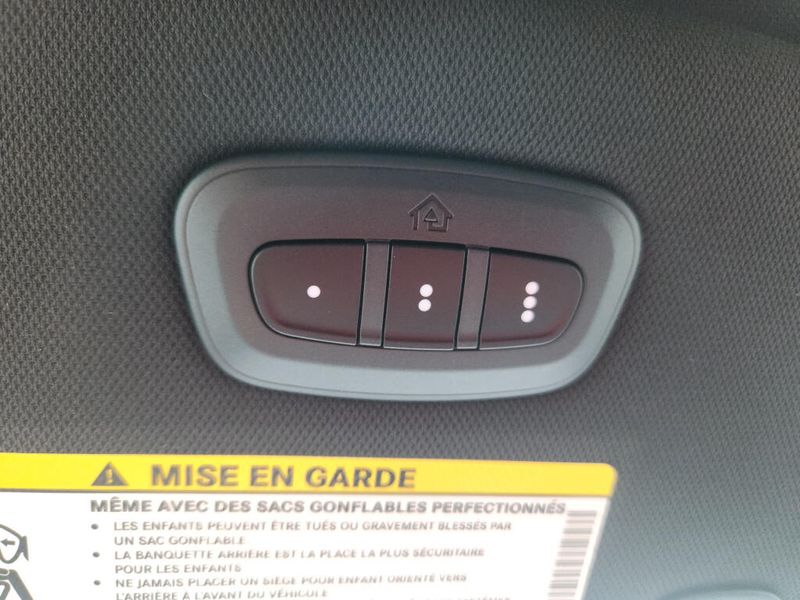 New 2027 Chrysler Pacifica Select