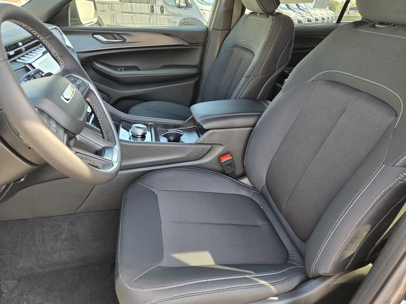 New 2026 Jeep Grand Cherokee L Laredo X 4x2
