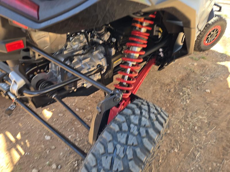 NEW 2026 CAN-AM MAVERICK R MAX X WITH SMARTSHOX 999T DCT Image 17