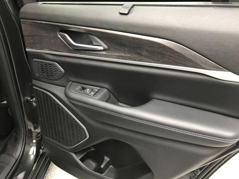 Used 2023 Jeep Grand Cherokee LimitedImage 20