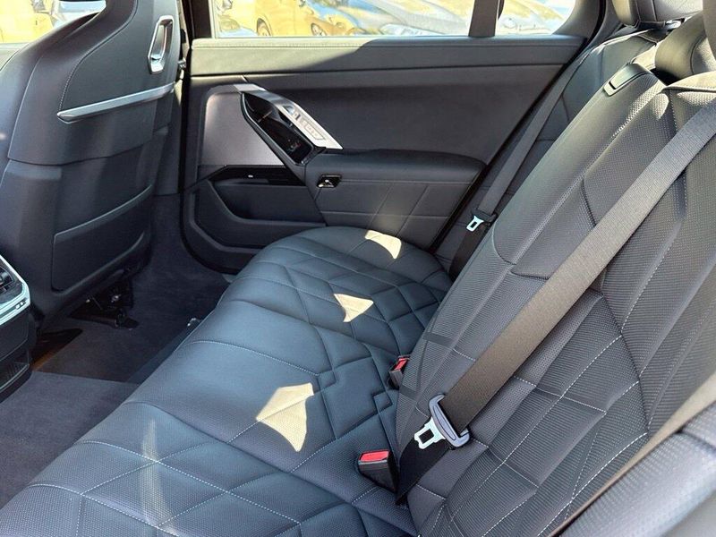 Used 2026 BMW 7 Series 750e xDriveImage 31