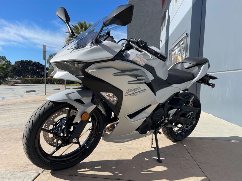 2025 Kawasaki NINJA 500 ABS Image 10