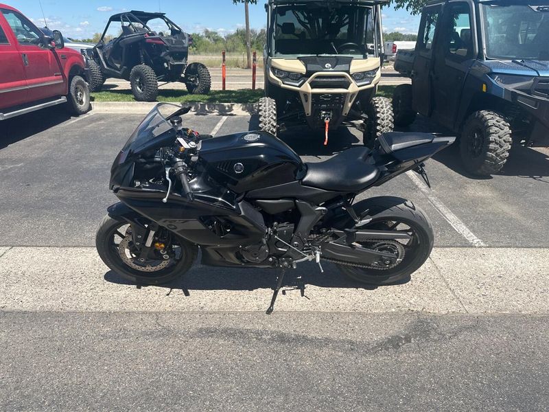 2025 Yamaha YZF R7 