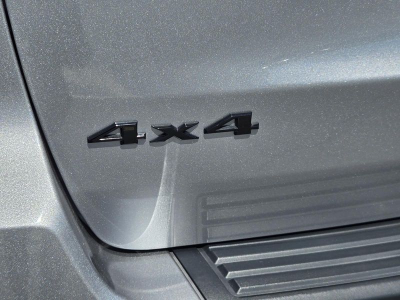 Used 2021 Jeep Grand Cherokee Laredo X 4x4