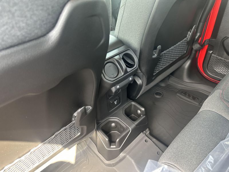 New 2025 Jeep Gladiator Rubicon 4x4Image 17